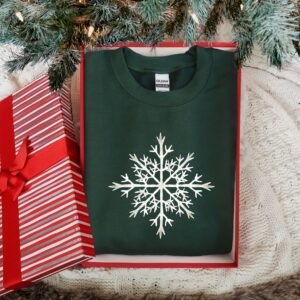 vintage christmas sweatshirt for women with snowflake design and merry bright theme plus size crewneck gg96w