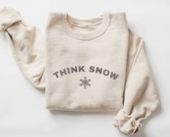 Vintage Christmas Sweatshirt for Women with Snowflake Design and Winter Theme for Holiday Celebrations and Seasonal Comfort