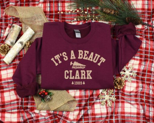 vintage christmas sweatshirt its a beaut clark funny design for holiday celebrations iadzm scaled