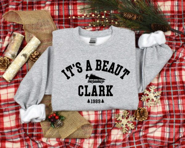 vintage christmas sweatshirt its a beaut clark funny design for holiday celebrations tvzar scaled