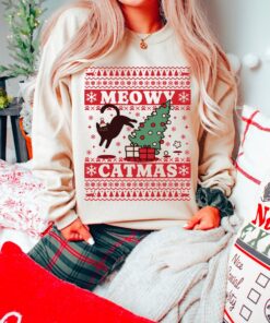 vintage christmas sweatshirt meowy catmas design for cat lovers funny ugly sweater for cat moms and festive holiday celebrations qds5q