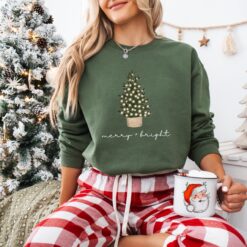 Vintage Christmas Sweatshirt Merry and Bright Crewneck with Christmas Tree Lights for Holiday and Winter Wear