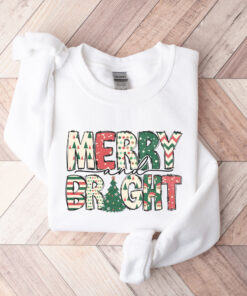 vintage christmas sweatshirt merry and bright design comfortable crewneck for women ideal for holiday gatherings and festive celebrations fkuui