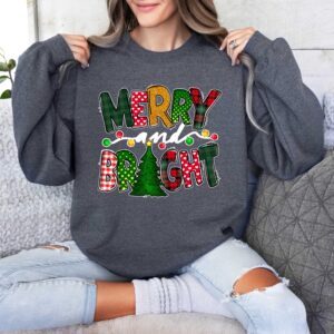 vintage christmas sweatshirt merry and bright design comfortable family hoodies for women ideal for holiday gatherings f889r scaled