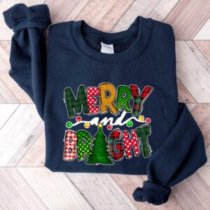 vintage christmas sweatshirt merry and bright design comfortable family hoodies for women ideal for holiday gatherings kwr78 scaled