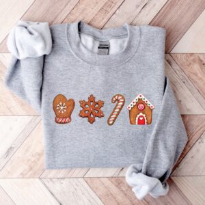 vintage christmas sweatshirt merry and bright design gingerbread cookies crewneck trendy holiday apparel for festive celebrations pdwgd