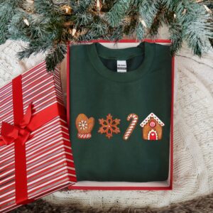 vintage christmas sweatshirt merry and bright design gingerbread cookies crewneck trendy holiday apparel for festive celebrations qqrxm