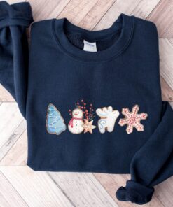 vintage christmas sweatshirt merry and bright design with gingerbread cookies print comfortable crewneck style dbw1d scaled