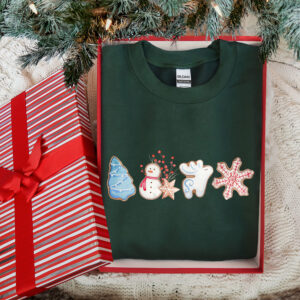 vintage christmas sweatshirt merry and bright design with gingerbread cookies print comfortable crewneck style h4wpn