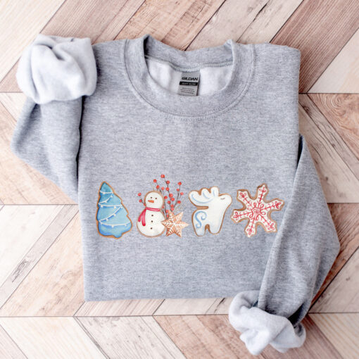 vintage christmas sweatshirt merry and bright design with gingerbread cookies print comfortable crewneck style icmj1 scaled