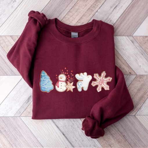 vintage christmas sweatshirt merry and bright design with gingerbread cookies print comfortable crewneck style lefpj scaled