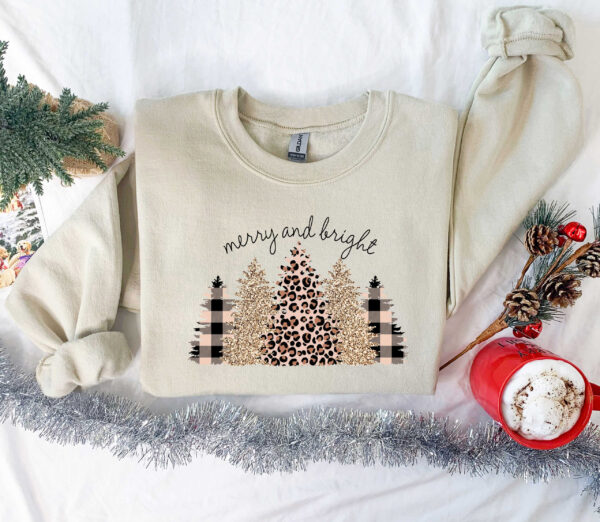 vintage christmas sweatshirt merry and bright tree design with leopard pattern for halloween and holiday celebrations 6xq2p scaled