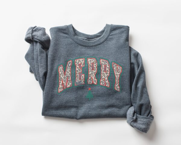 vintage christmas sweatshirt merry design varsity style crewneck for women holiday apparel 8pn5w