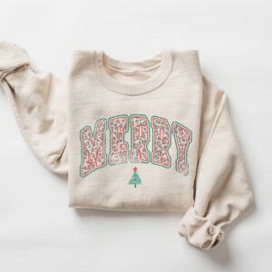 vintage christmas sweatshirt merry design varsity style crewneck for women holiday apparel c1dzi