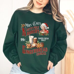 vintage christmas sweatshirt mrs claus gingerbread bakery design with retro style for baking cookies and holiday celebrations l8xlo