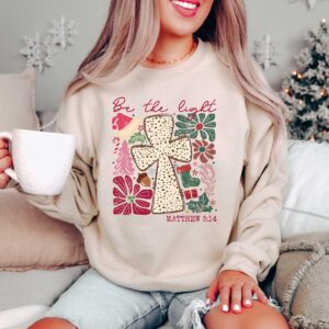 vintage christmas sweatshirt nativity scene design religious apparel for christians jesus tee 6ula1