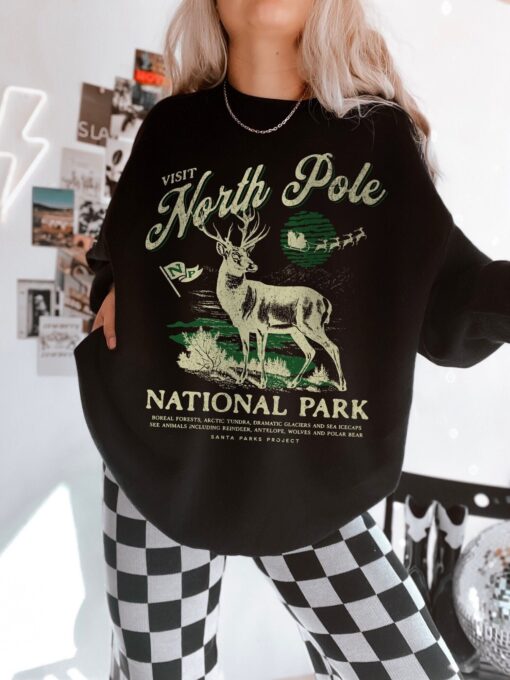 vintage christmas sweatshirt north pole crewneck retro santa claus design national park inspired reindeer print for her dtanl