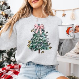 vintage christmas sweatshirt o come let us adore him religious design comfortable family wear for holiday celebrations jdcjs