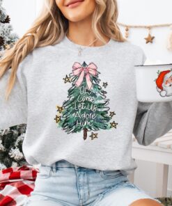 vintage christmas sweatshirt o come let us adore him religious design comfortable family wear for holiday celebrations jdcjs scaled