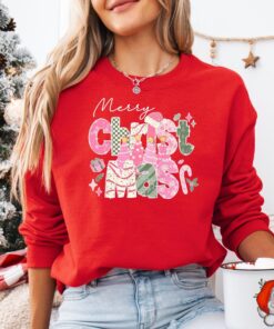 vintage christmas sweatshirt pink merry christmas tree crewneck with santa design for holiday celebrations and festive outfits pq2az scaled