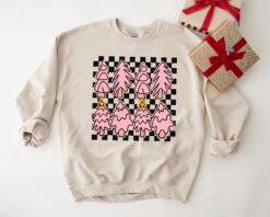 vintage christmas sweatshirt pink trees crewneck retro checkered design comfortable and stylish for holiday celebrations tx70a