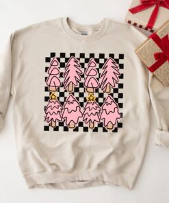 vintage christmas sweatshirt pink trees crewneck retro checkered design comfortable and stylish for holiday celebrations tx70a