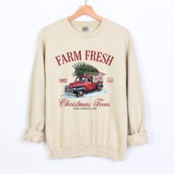 vintage christmas sweatshirt retro farm fresh trees design soft crewneck apparel for holiday celebrations mu5hc scaled