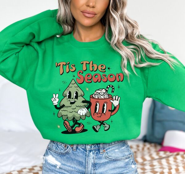 vintage christmas sweatshirt retro holiday design comfortable fit for festive celebrations ftdos