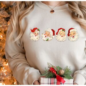 vintage christmas sweatshirt retro santa claus design comfortable fit for holiday celebrations oxmm3