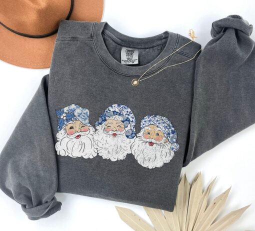 vintage christmas sweatshirt retro santa design blue toile coquette style holiday apparel for women aktc6 scaled