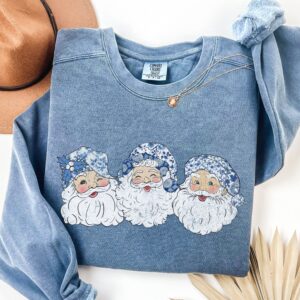 vintage christmas sweatshirt retro santa design blue toile coquette style holiday apparel for women c2c5g scaled