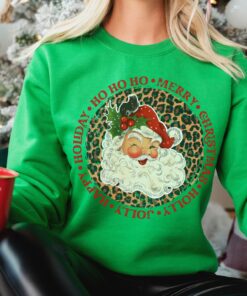 vintage christmas sweatshirt retro santa design with cheetah print for a unique holiday look and comfortable fit vaj0i