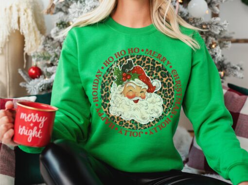 vintage christmas sweatshirt retro santa design with cheetah print for a unique holiday look and comfortable fit vaj0i