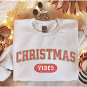 vintage christmas sweatshirt retro style holiday shirt for winter wear with fun design 3skze scaled