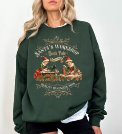 vintage christmas sweatshirt santa workshop design retro style nostalgic christmas shirt for holiday celebrations and festive gatherings 3i2as