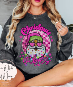 vintage christmas sweatshirt sparkle santa with sunglasses oversized retro top for holiday vibes and festive style y3j3j