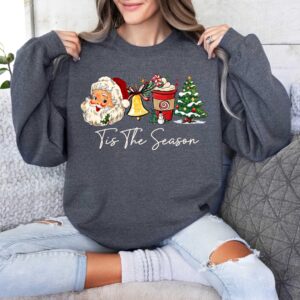 vintage christmas sweatshirt tis the season design comfortable winter apparel for holiday celebrations dwlbk scaled