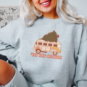 vintage christmas sweatshirt tis the season hippie camper crewneck retro design for women comfortable holiday apparel qygpl