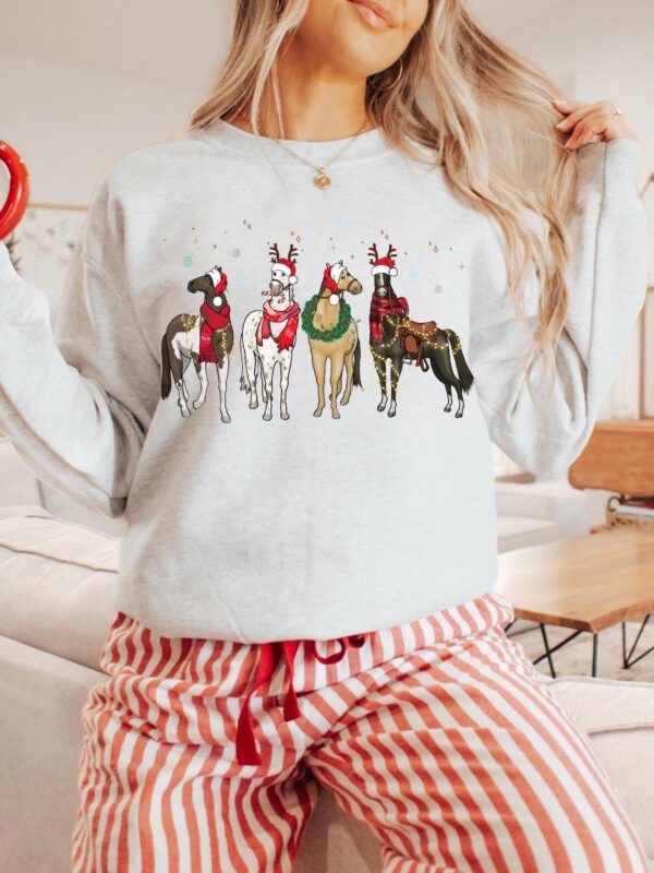 vintage christmas sweatshirt unisex crewneck with country horses design for festive season casual wear bbph7