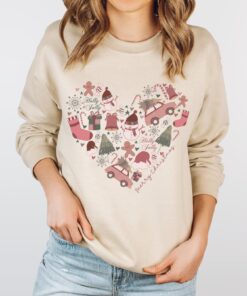 vintage christmas sweatshirt with antique truck design and santa hat graphic for a unique holiday look fje6g