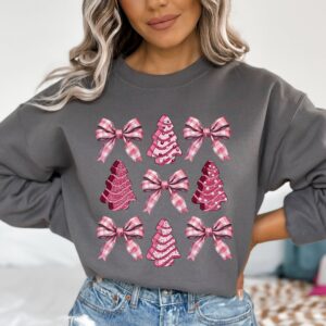 vintage christmas sweatshirt with bow design and pink christmas tree cake print trendy girly style for holiday celebrations s8s2f