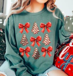 Vintage Christmas Sweatshirt with Bow Design Featuring Christmas Tree Cake in Comfort Colors for a Girly Holiday Look