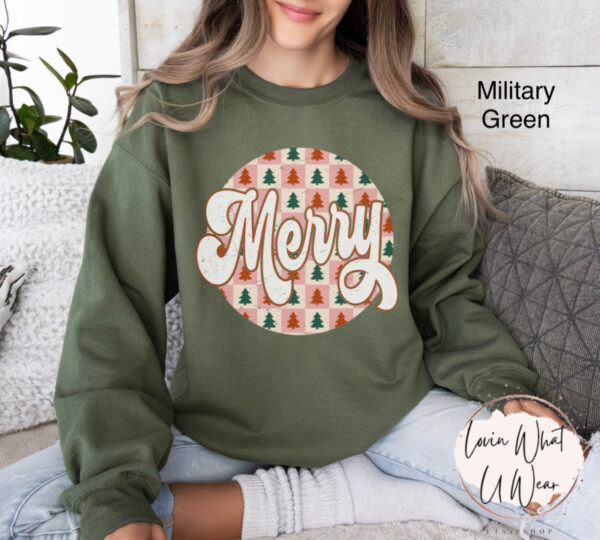 vintage christmas sweatshirt with checkered design featuring merry vintage tree for trendy oversized family holiday apparel qc0qa