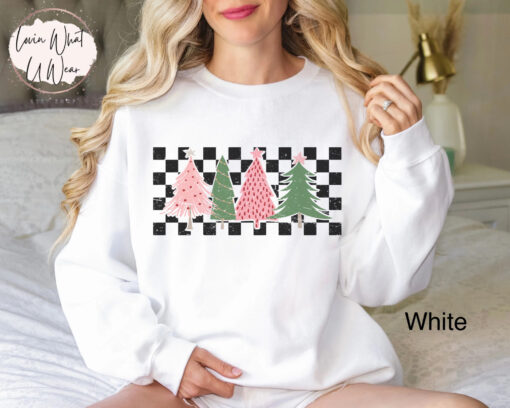 vintage christmas sweatshirt with checkered pink tree design oversized holiday top for winter celebrations and festive outfits