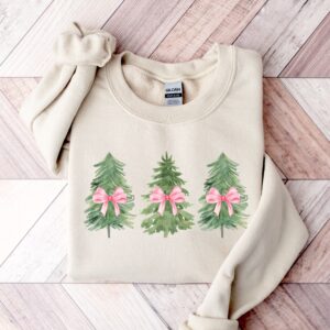 vintage christmas sweatshirt with coquette bow design and tree print for women ideal for holiday gatherings and festive celebrations ccfki