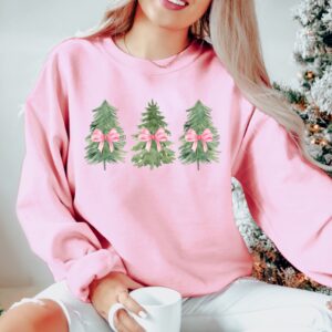 vintage christmas sweatshirt with coquette bow design and tree print for women ideal for holiday gatherings and festive celebrations sgjbq