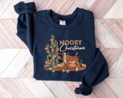 vintage christmas sweatshirt with cow print design for western style holiday celebrations comfortable adult crewneck sweater 37bzd scaled