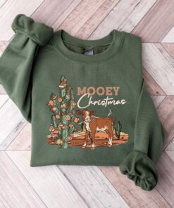 vintage christmas sweatshirt with cow print design for western style holiday celebrations comfortable adult crewneck sweater 73lkq scaled