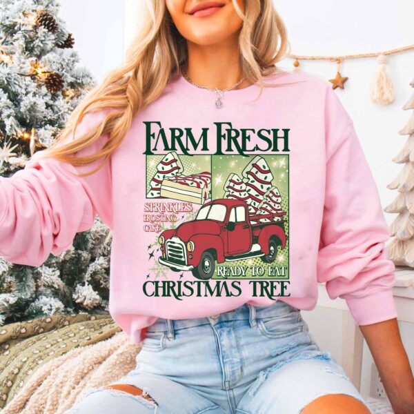 vintage christmas sweatshirt with farm fresh tree design for women and cake hoodie style ideal for winter celebrations tfdhy