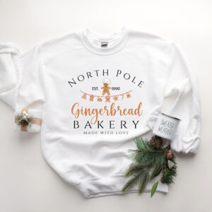 vintage christmas sweatshirt with gingerbread bakery design for women trendy and comfortable holiday apparel 8m7aa